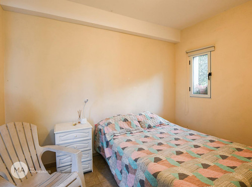 Casa 5 Ambientes-av. Fuerza Aérea 3000-funes Hills-alquiler