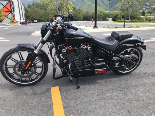 Imagen 1 de 9 de Harley Davidson Breakout
