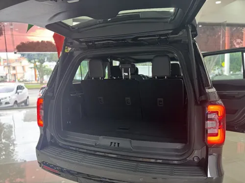 Ford Expedition Stealth Performance 2024