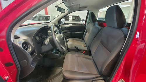Imagen 8 de 10 de Nissan Np 300 Estaquitas A/c Dh 2020