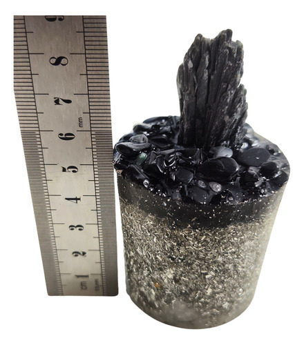 Orgonita Con Escoba De Bruja Y Turmalina Negra