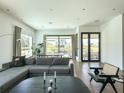 Casa En Venta Al Río 7 Amb. Minicine El Yacht Nordelta Tigre
