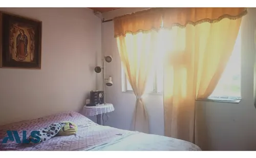Casa 3 Niveles En Unidad Abierta(mls#253402)