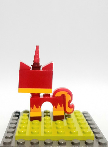 Lego Minifigura Lego Movie Unikitty Enojada (Usado)