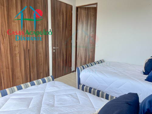 Cad La Isla Emerald I8. Amplio Departamento En Condominio De Playa Con Terraza Y Vista A Las Áreas Comunes