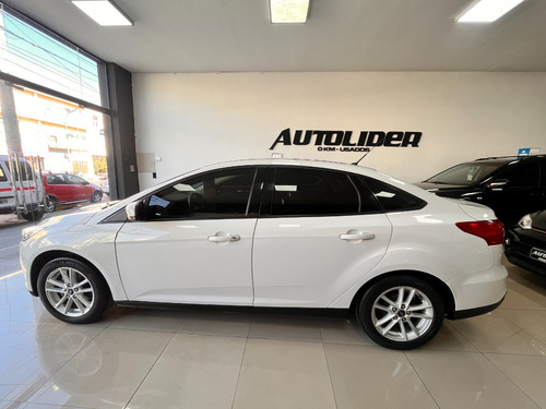 Ford Focus III 1.6 Sedan S