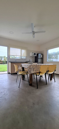 Excelente Casa Tipo Duplex Para 4 Personas En Alquiler Temporal A 2 Cuadras De La Playa - Mar Chiquita