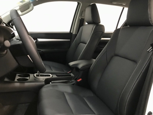 Imagen 10 de 22 de Toyota Hilux 2.8 Srx Srv Dx Sr 4x2 4x4 At Mt Amarok V6