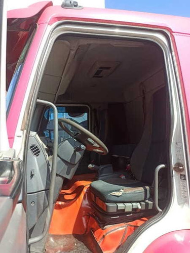 Imagem 9 de 15 de Volvo Vm 330 4x2 2017