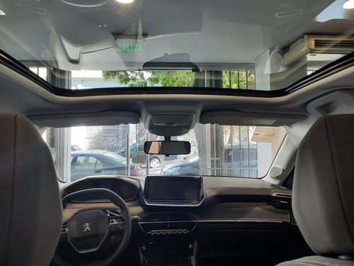 Imagen 7 de 25 de 208 Active Tiptronic J