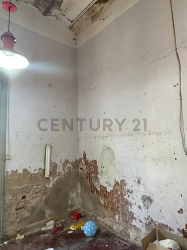 Casa A Reciclar Con Amplio Terreno Y Tinglado En El Fondo