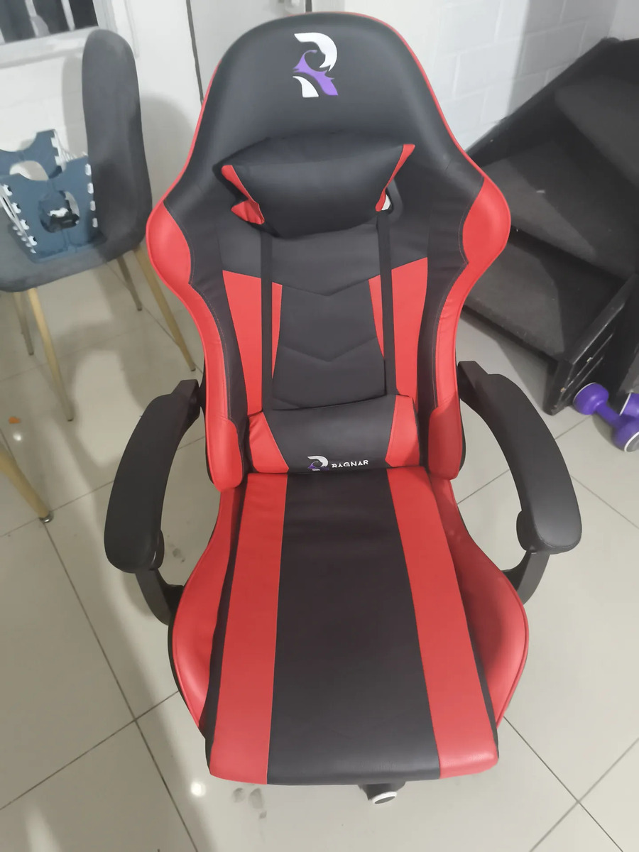 Foto real de Silla Gamer De Escritorio Marca Ragnar® Odín Xz-1000 Roja