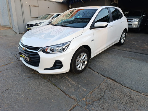 Chevrolet Onix plus 1.0 Lt 2 4P