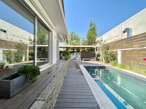 Remodelada: Club Manquehue /luis Carrera / Luis Pasteur