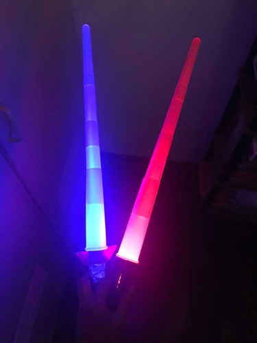 Espada Láser Tipo Star Wars Retráctil Con Luz Ligero Colores
