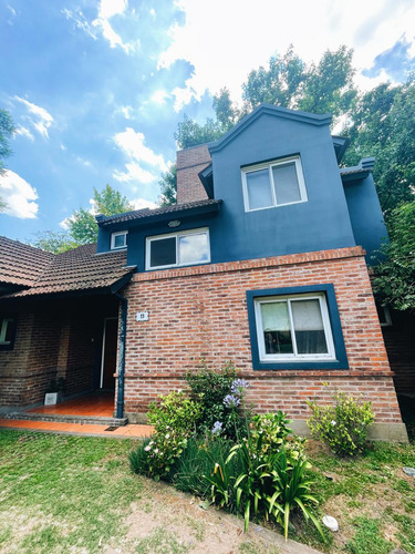 Venta Casa 5 Ambientes En Barrio Villa Bertha, Benavidez Con Jardin Y Pileta