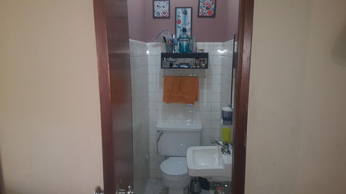 Imagen 7 de 14 de Ramiro E. Ruiz Vende Casa En El Paraíso Mls #22-823