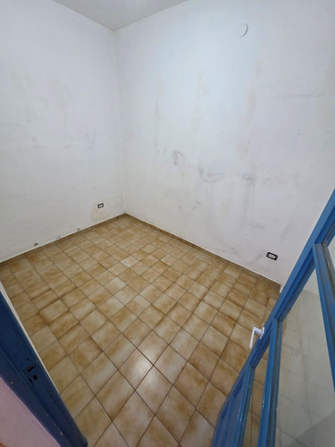 Dos Locales Y Un Departamento Con Cochera En Venta En Villa Bosch