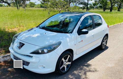 Peugeot 207 1.6 16v Quiksilver Flex 5p