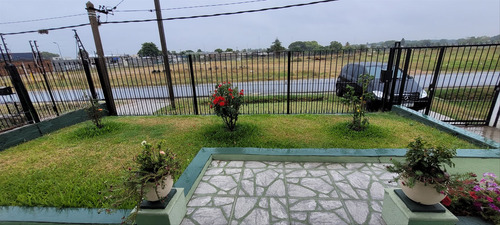Venta Casa 2 Dormitorios Peñarol A Metros Av. Garzón