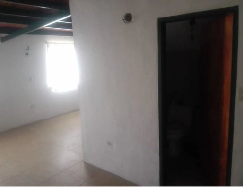 Imagen 2 de 14 de Casa Tonwhouse Dos Niv + Anexo Urb Asocsuveas Los Teques