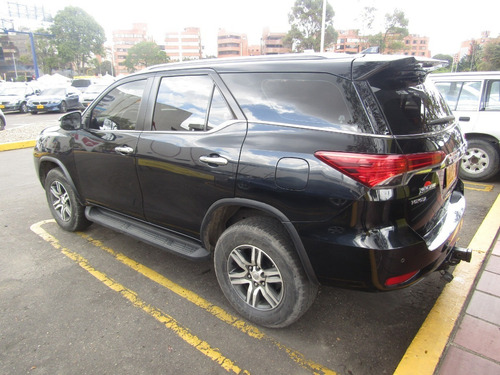 Imagen 11 de 15 de Toyota Fortuner Srv