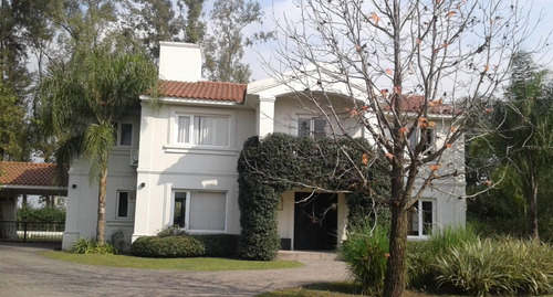 Importante Casa En Venta, Country Marcos Paz, Yerba Buena