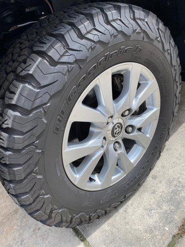 Imagen 11 de 14 de Toyota Land Cruiser 200