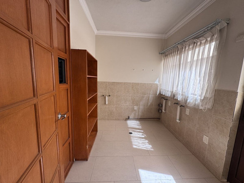Exclusiva Residencia En Venta En La Rica Juriquilla