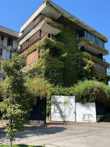 Departamento En Venta De 2 Dorm. Con Jardin A Pasos Del Vma