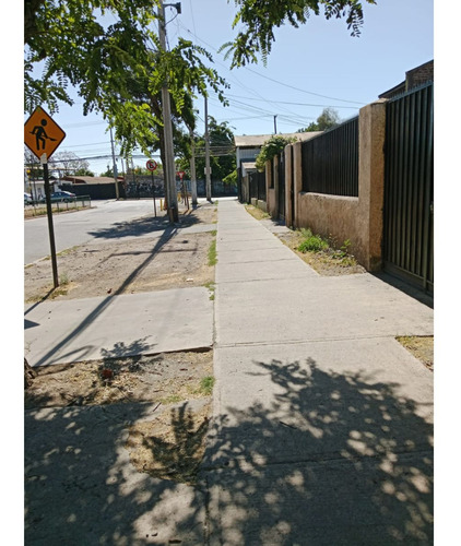Excelente Terreno Con Casa Para Remodelar En Comuna El Bosqu