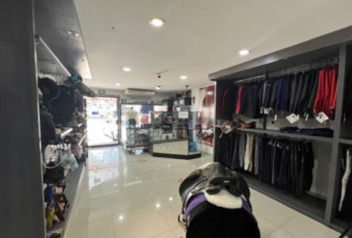 Local Comercial Con Departamento En Venta Col. Guadalupe Inn