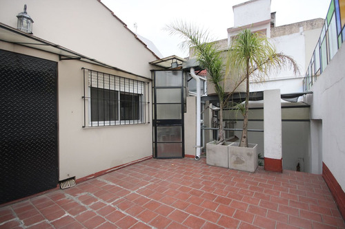 Casa Con Terraza Y Cochera En Parque Avellaneda