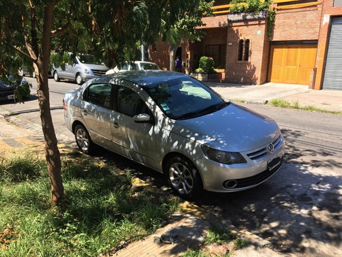 Volkswagen Voyage 1.6 Full Año 2011