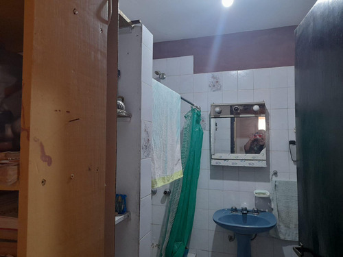 Ph En Venta - Caseros - 3 Amb, Patio Y Terraza. Sobre Avda. San Martín Al 3900, Caseros