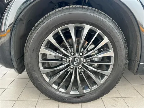 Infiniti QX80 5.6 4WD 8 pasajeros At