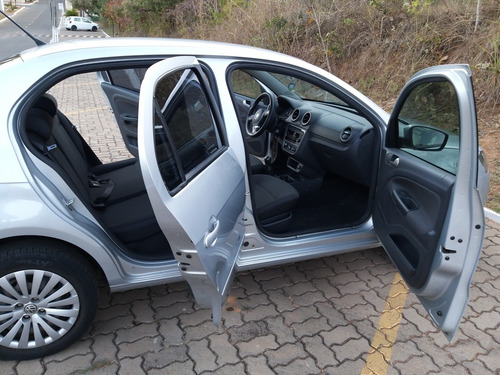 Imagem 3 de 15 de Volkswagen Voyage 2012 1.0 Vht Trend Total Flex 4p