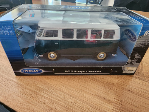 Volkswagen Classical Bus 1962 Welly Escala 1 24.