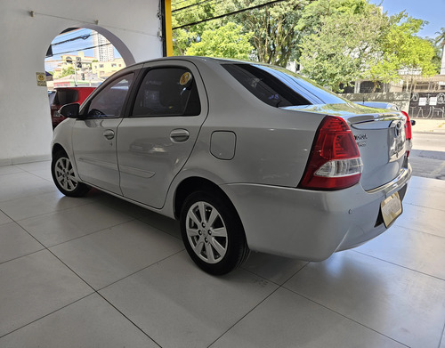 Toyota Etios 1.5 XLS SEDAN 16V FLEX 4P AUTOMÁTICO