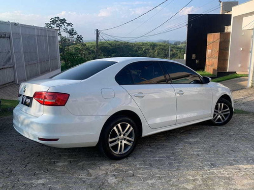 Imagem 6 de 6 de Volkswagen Jetta Cl Ac 2015