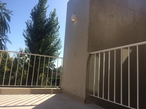 Dúplex (casa) En Venta En City Bell | 476 E/31bis Y 132 (dúplex 4)