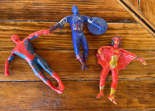 3 Antiguos Muñecos Superheroes De Goma Y Alambre