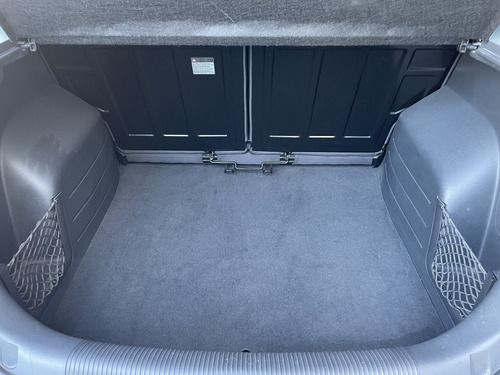 Volkswagen Suran 1.6 Highline 101cv