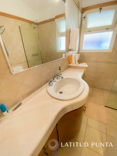 Residencia En Cantegril- Ref: 935