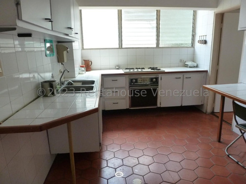 Cómodo Y Amplio Apartamento En Venta Las Mercedes Caracas 24-19911