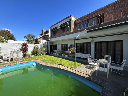 Casa En San Isidro, Barrio Las Carreras
