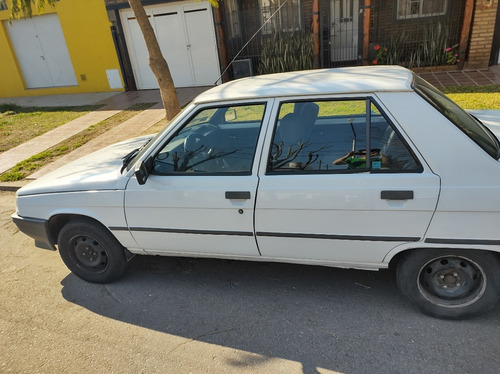 Imagen 3 de 7 de Renault 9, Modelo 1994 En Buen Estado