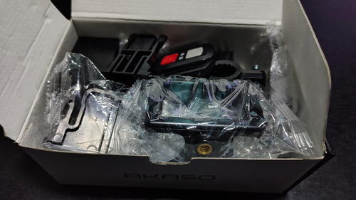 Camara Deportiva Akaso Vx 50 Un Solo Uso. Con Sus Accesorios Gris Oscuro
