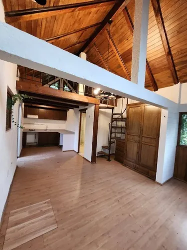 Casa Venta, Con Departamento O Estudio Independiente. 10 Estacionamientos.