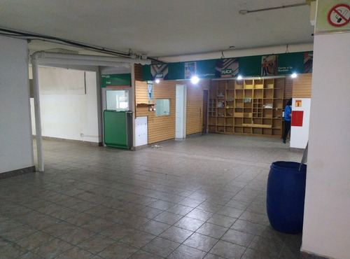 Se Vende Local Comercial A Pie De Calle El Mismo Hace Esquina En Libertador Centro Santa Teresa Bb